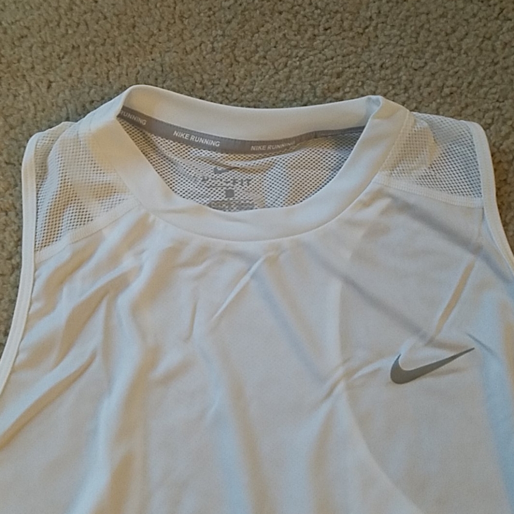 Nike DryFit Women's Running Tee - Picture 3 of 8